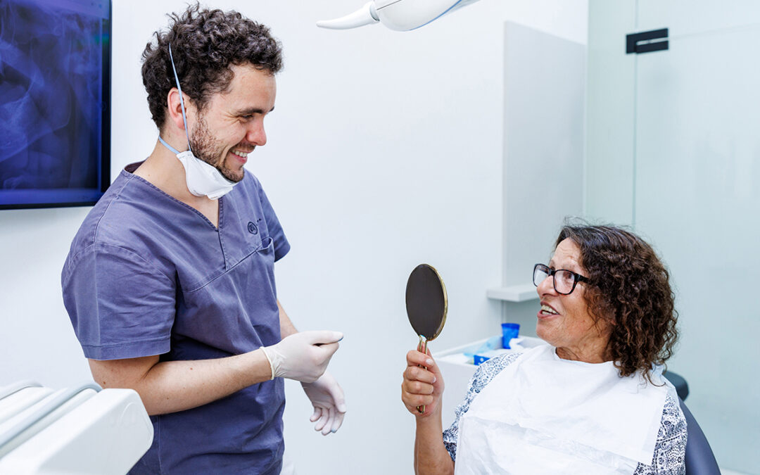 Klickprothese Erfahrungen – was Patienten aus Tirol berichten